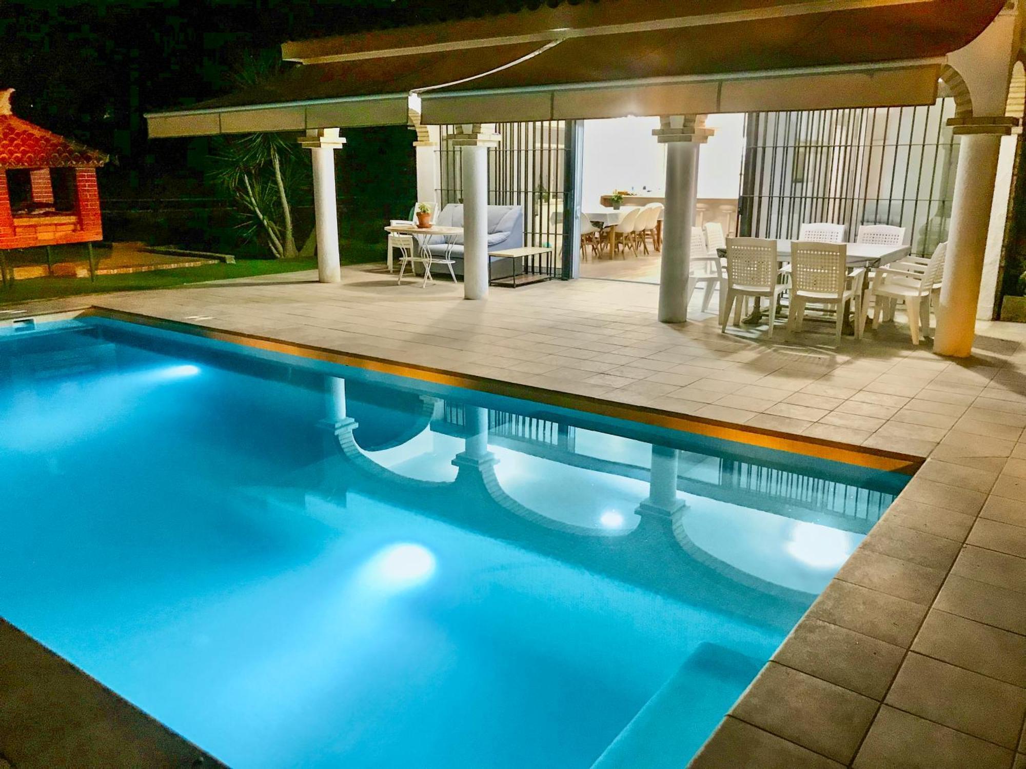 Villa Alamos Jerez I Piscina Salada Climatizada I Bbq I Jardines I 850M2 Jerez de la Frontera Exterior photo
